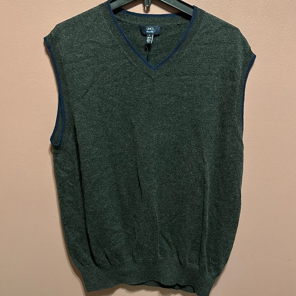 Sweater vest brand neww